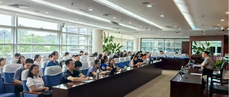 7.26 消产委 图为培训现场1.jpg